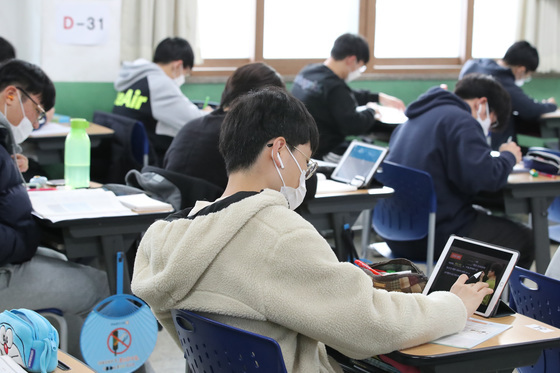 학교에 깔린 태블릿 20만대 '650억 입찰담합'…공정위, 4개사 제재 착수