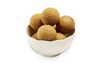 본문 이미지 - 지난 2014년 bhc치킨이 출시한 달콤바삭치즈볼.&#40;bhc치킨 제공&#41;ⓒ 뉴스1