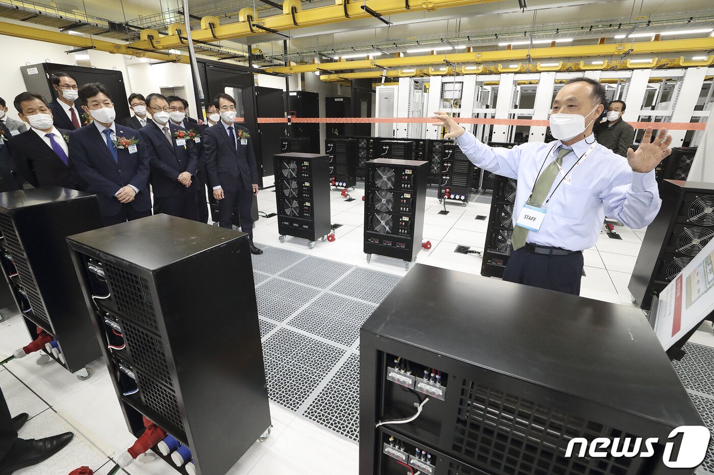 본문 이미지 -  KT의 13번째 IDC로 문을 여는 용산 IDC는 연면적 4만8000㎡에 지상 7층, 지하 6층 규모를 갖췄다. (KT 제공) 2020.11.5/뉴스1 ⓒ News1 김진환 기자