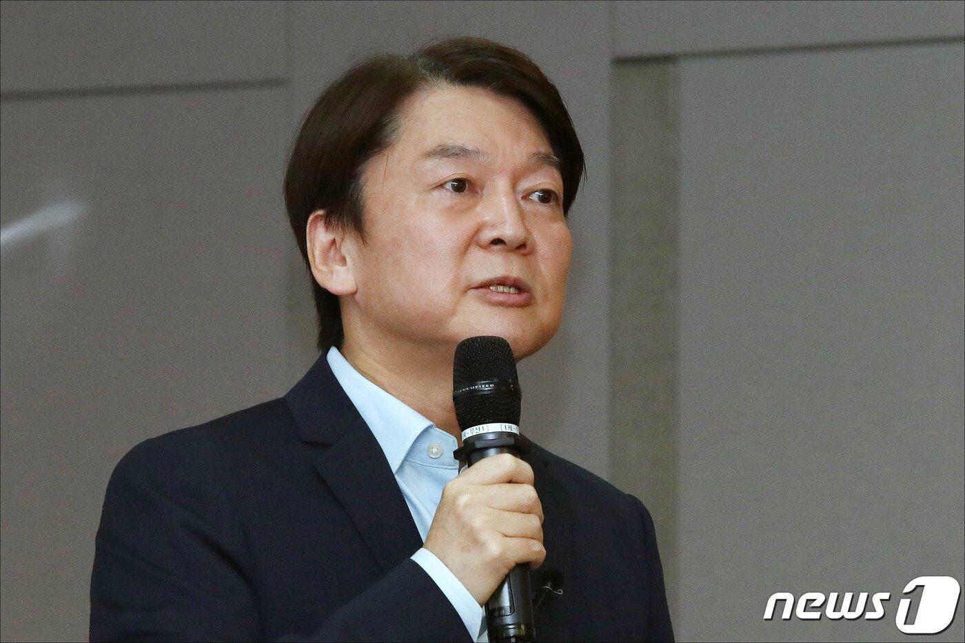 본문 이미지 - 안철수 국민의당 대표가 지난 6일 오전 서울 여의도 국회 의원회관에서 국민미래포럼 세미나 '포스트 코로나 시대, 대한민국의 혁신과제와 미래비전' 강연을 하고 있다. 2020.11.6/뉴스1 ⓒ News1 성동훈 기자