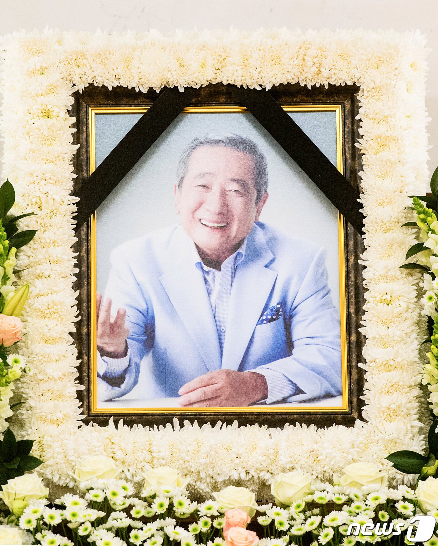 본문 이미지 - 지난 7일 숙환으로 별세한 배우 故 송재호(향년 83세)의 빈소가 8일 오후 서울 강남구 일원동 서울삼성병원 장례식장에 마련됐다. 2020.11.8/뉴스1 ⓒ News1 사진공동취재단