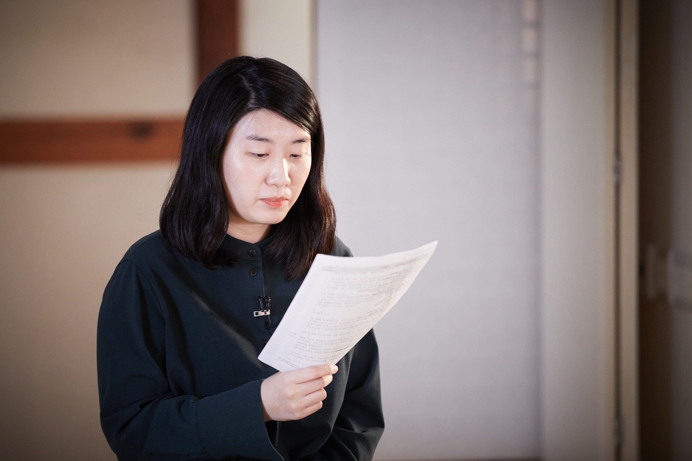 본문 이미지 - '2020 서울국제작가축제' 폐막강연 중인 정세랑 작가.(한국문학번역원 제공)ⓒ 뉴스1