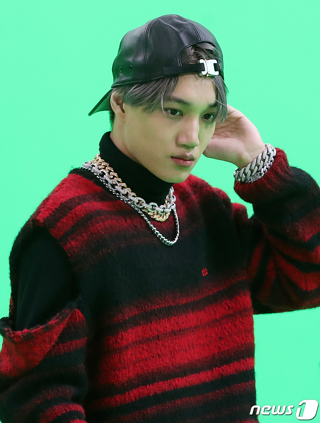 (서울=뉴스1) 김진환 기자 = 엑소(EXO) 카이가 서울 강남구 한 스튜디오에서 진행된 네이버 NOW의 'PARTY B 스페셜' 녹화 현장에서 무대에 설치된 모니터를 응시하고 있 …