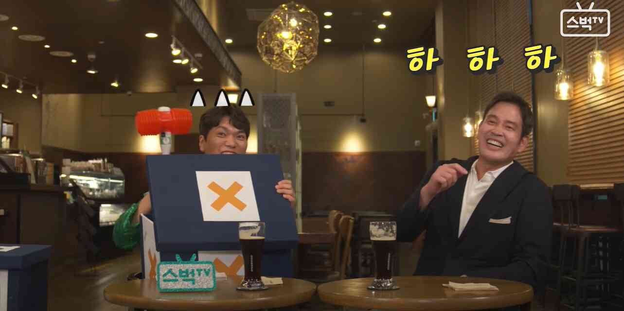 1일 스타벅스커피코리아가 공식 유튜브 채널에 공개한 정용진 신세계그룹 부회장 인터뷰 (스타벅스커피코리아 유튜브 갈무리) © 뉴스1