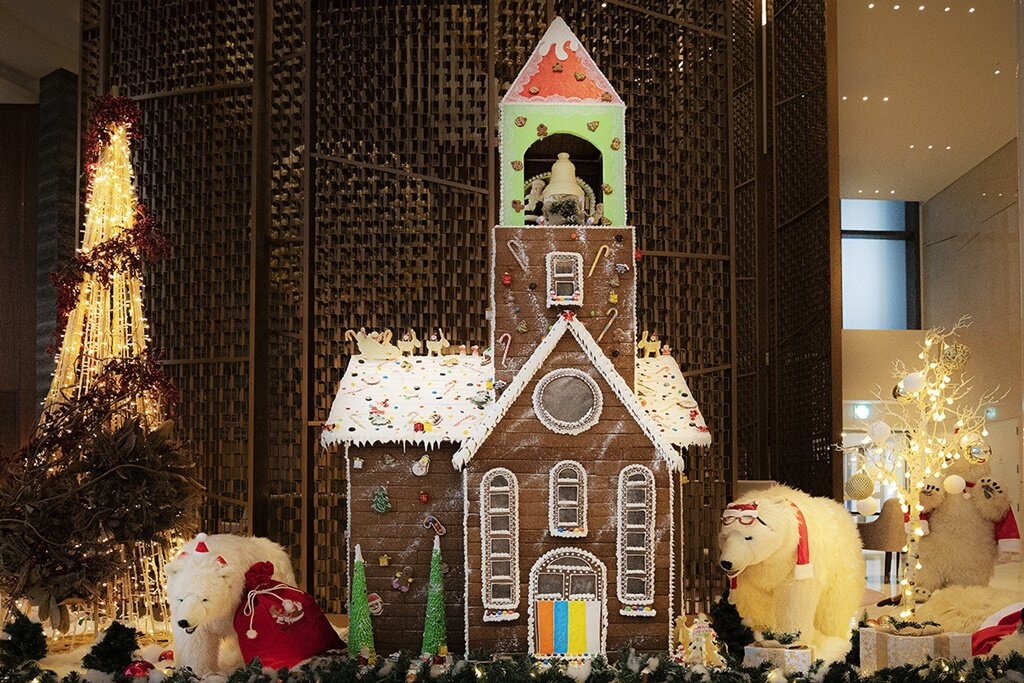 본문 이미지 - 제주신화월드의 진저하우스 & 크리스마스트리