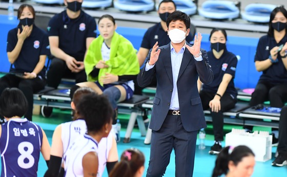 Highway Corporation coach Kim Jong-min, who couldn’t smile even after winning four consecutive victories, “Athletes seem to be hazy”