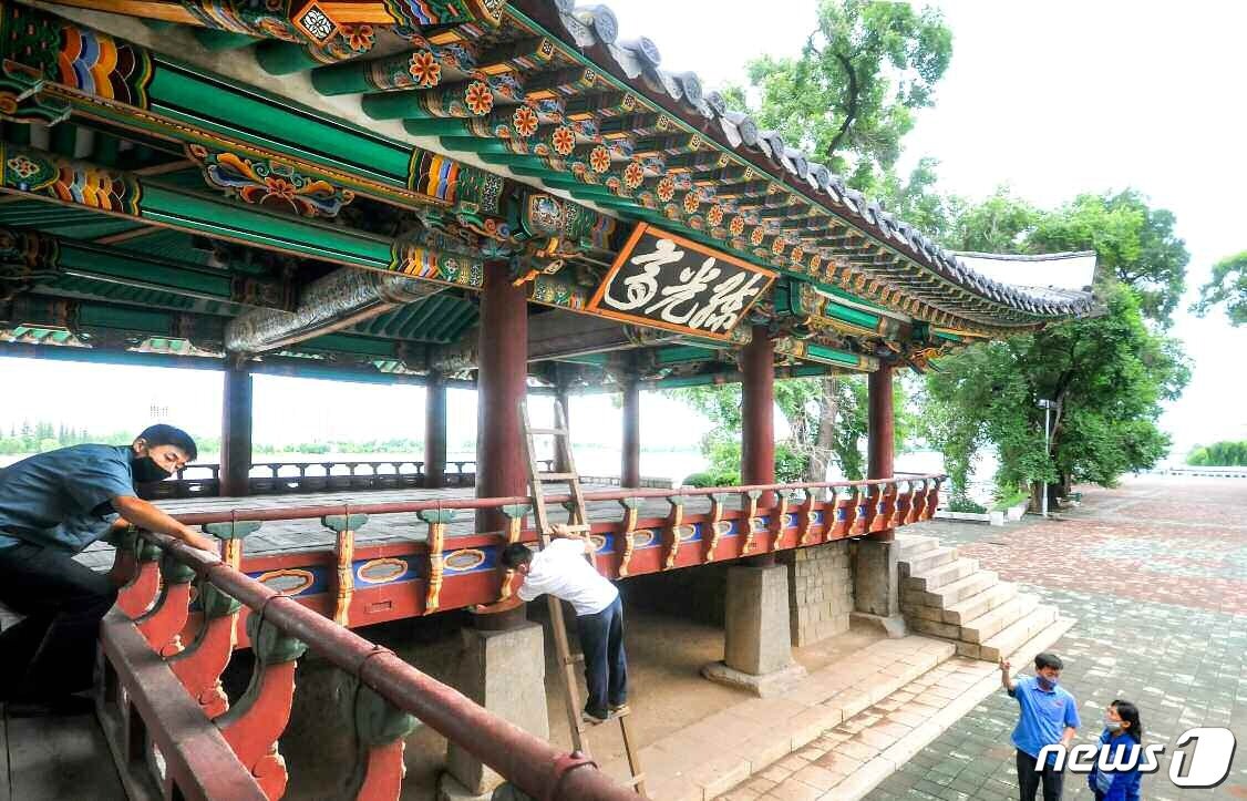 본문 이미지 - 평양에 있는 조선시대의 정자 '련광정'. [국내에서만 사용가능. 재배포 금지. DB 금지. For Use Only in the Republic of Korea. Redistribution Prohibited] rodongphoto@news1.kr