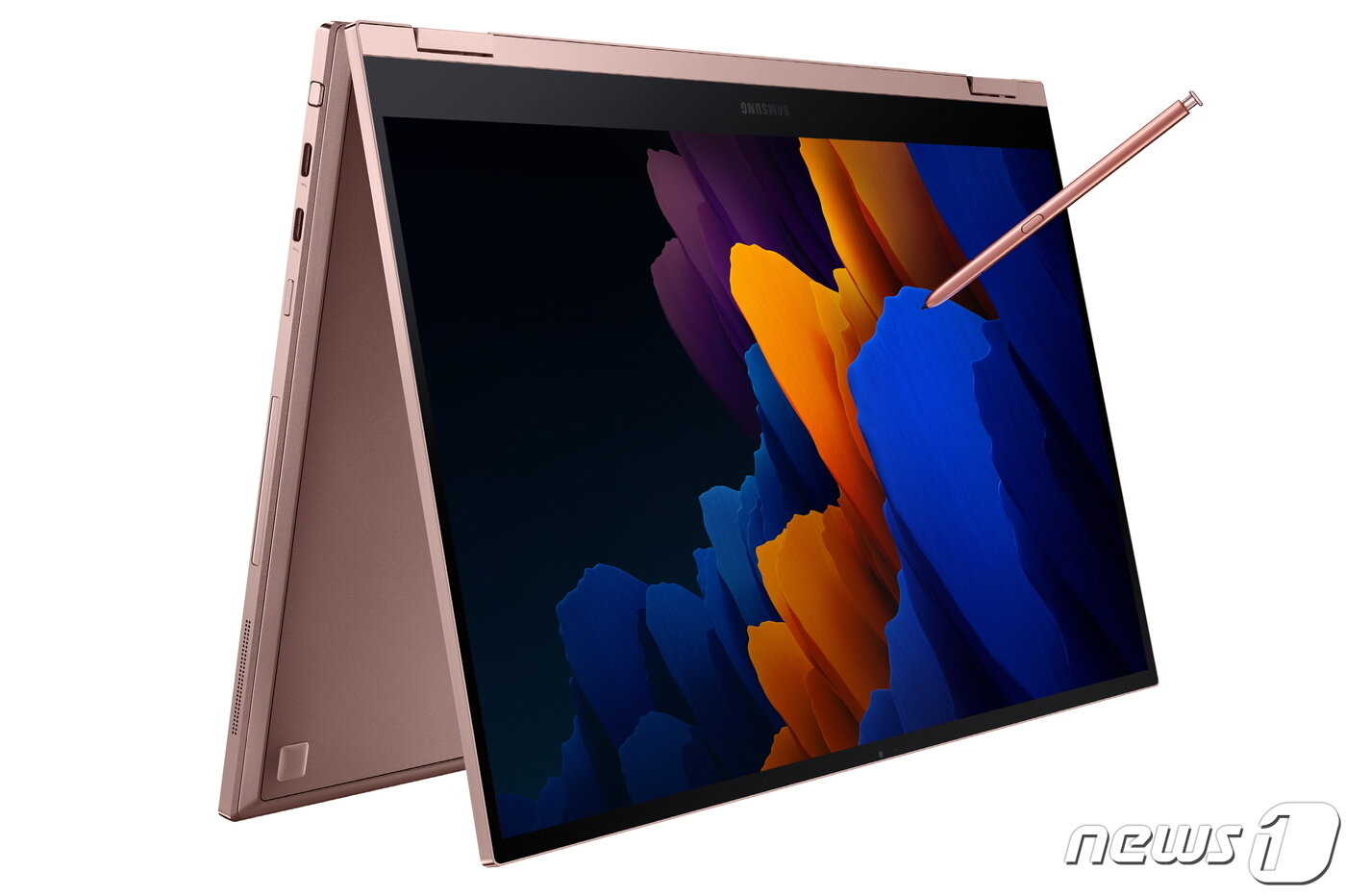 본문 이미지 - 삼성전자가 세련된 디자인과 강력한 성능의 노트 PC 신제품 '갤럭시 북(Galaxy Book)' 3종과 '노트북 플러스2(Plus2)'를 출시한다고 18일 전했다. 사진은 '갤럭시 북 플렉스2'. (삼성전자 제공) 2020.12.18/뉴스1