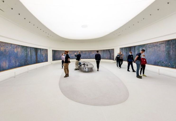 본문 이미지 - 오랑주리 미술관에 자리한 수련 전시관ⓒ museeorangerie