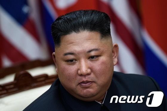김정은 북한 국무위원장이 백신접종과 고립 가운데 선택해야 하는 딜레마에 빠졌다고 파이낸셜타임스(FT)가 23일(현지시간) 보도했다.  © AFP=뉴스1 자료 사진