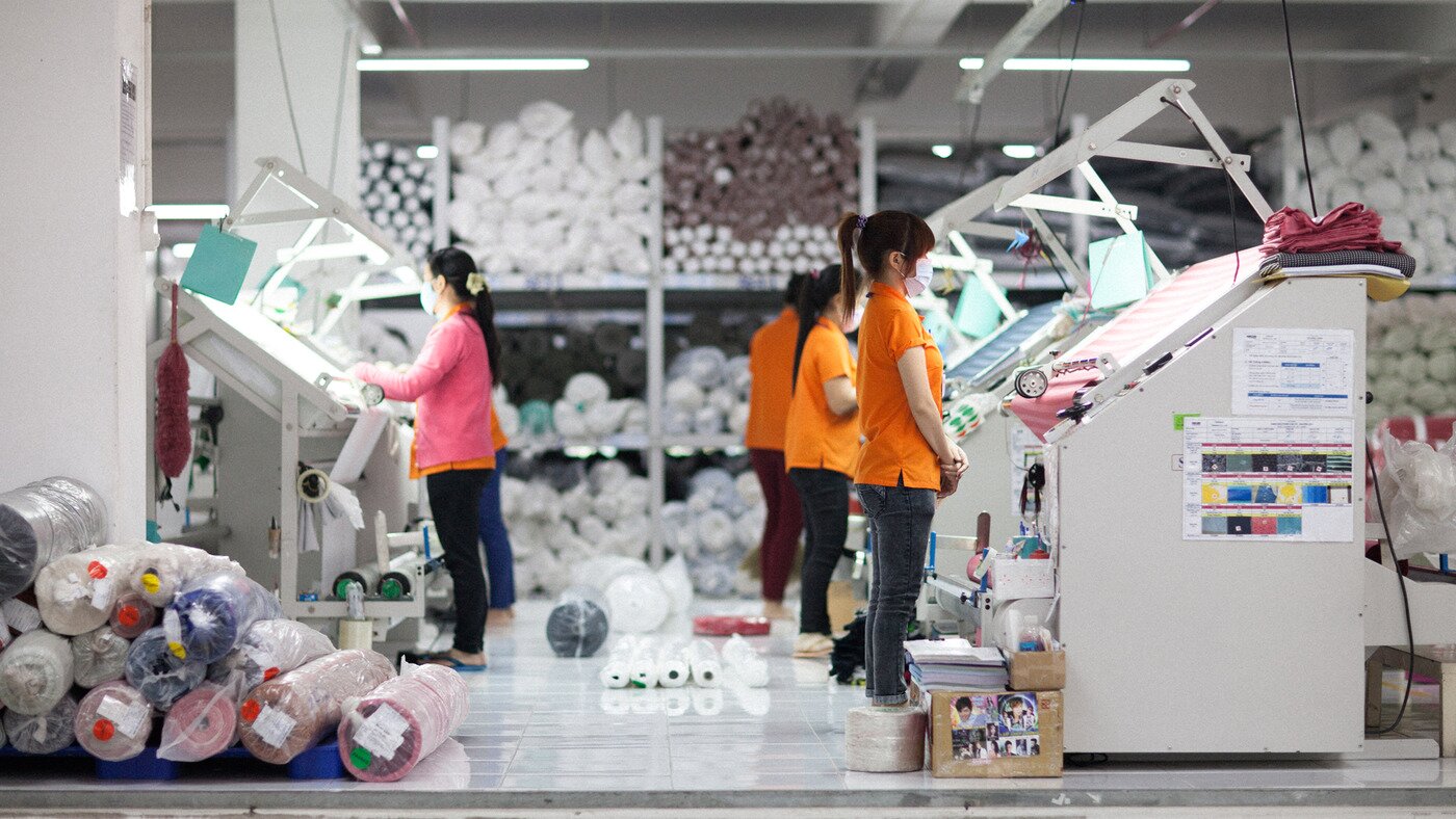 본문 이미지 - 공정이 공개된 에버레인 제조 공장&#40;에버레인 홈페이지&#41;. ⓒ 뉴스1