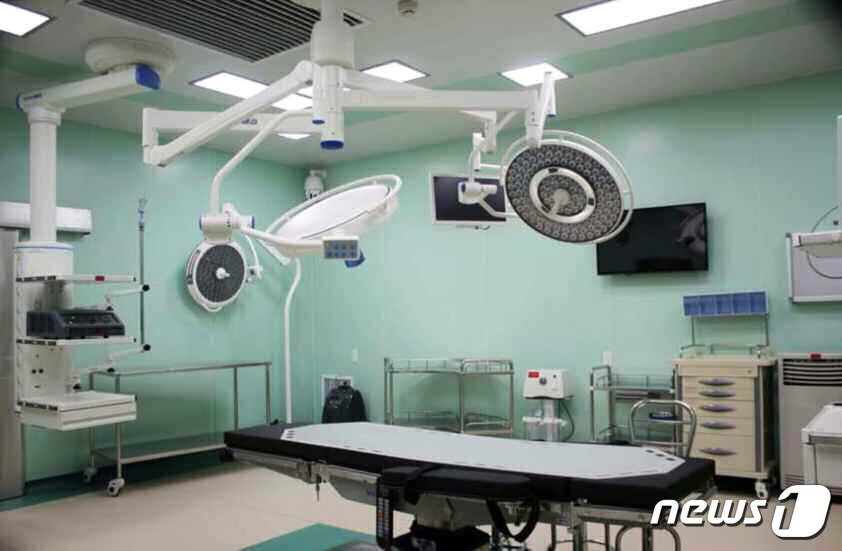 본문 이미지 - (평양 노동신문=뉴스1) = 북한 노동당 기관지 노동신문은 지난 2일 삼지연시 인민병원의 첨단의료설비와 각종 검사설비를 자랑하고 나섰다. [국내에서만 사용가능. 재배포 금지. DB 금지. For Use Only in the Republic of Korea. Redistribution Prohibited] rodongphoto@news1.kr