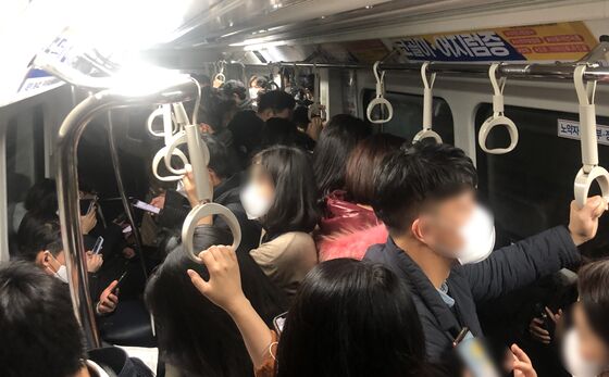김포골드라인 전동차 30분간 지연 운행…출근길 시민 불편