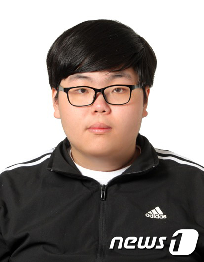 (광주=뉴스1) 허단비 기자 = 2021학년도 수학능력시험에서 전국 인문계 1등을 차지한 광주 숭덕고등학교 정유비 학생.(본인 제공)2020.12.24/뉴스1