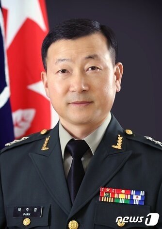 본문 이미지 - 3일 단행된 2020년 후반기 장군인사에서 신임 육군 참모차장에 임명된 박주경 육군군수사령관(중장). (국방부 제공) 2020.12 3/뉴스1