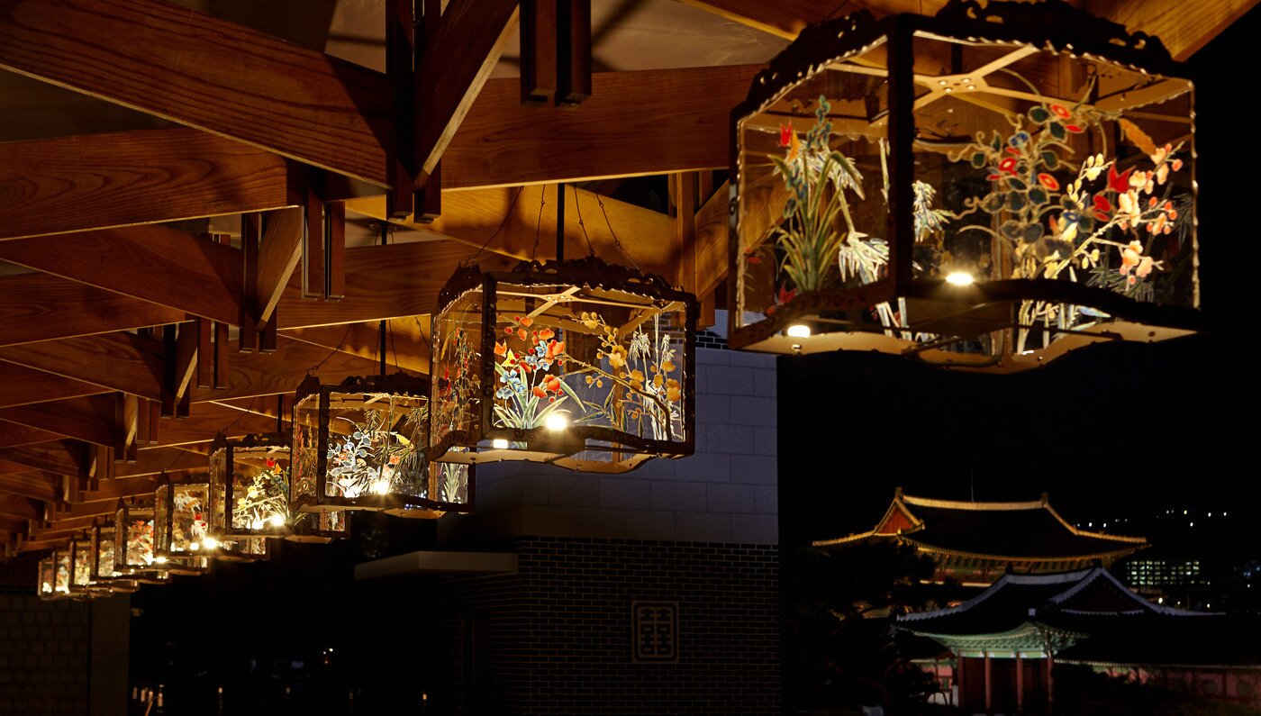 본문 이미지 - 사각유리등 활용 야외등 제작 설치.(문화재청 제공)ⓒ 뉴스1