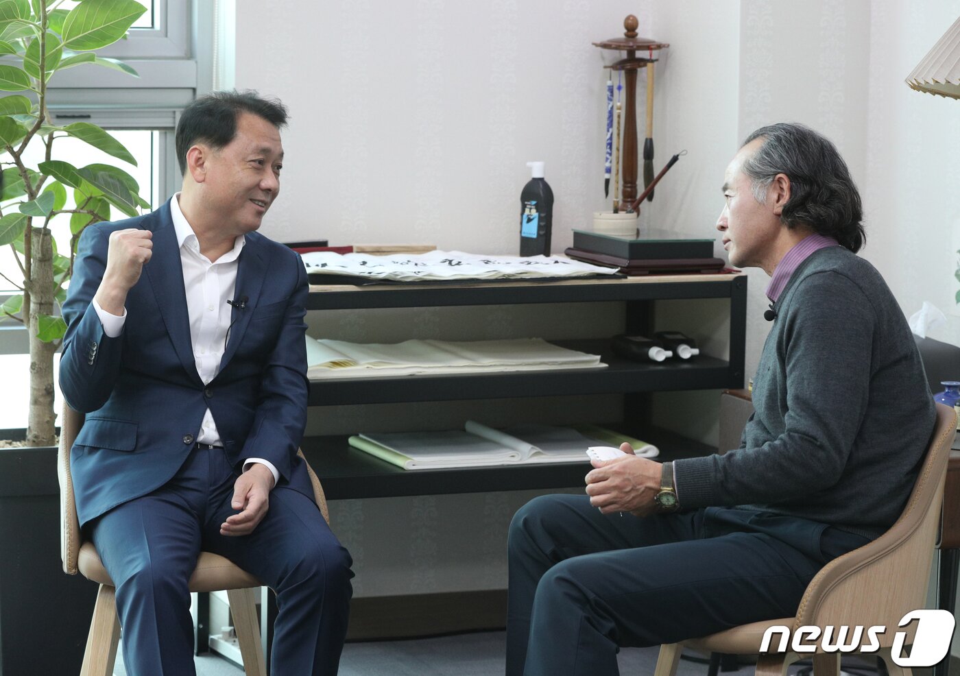 본문 이미지 - 이광재 더불어민주당 의원이 7일 서울 여의도 국회에서 뉴스1과 인터뷰를 하고 있다. 2020.12.7/뉴스1 ⓒ News1 신웅수 기자