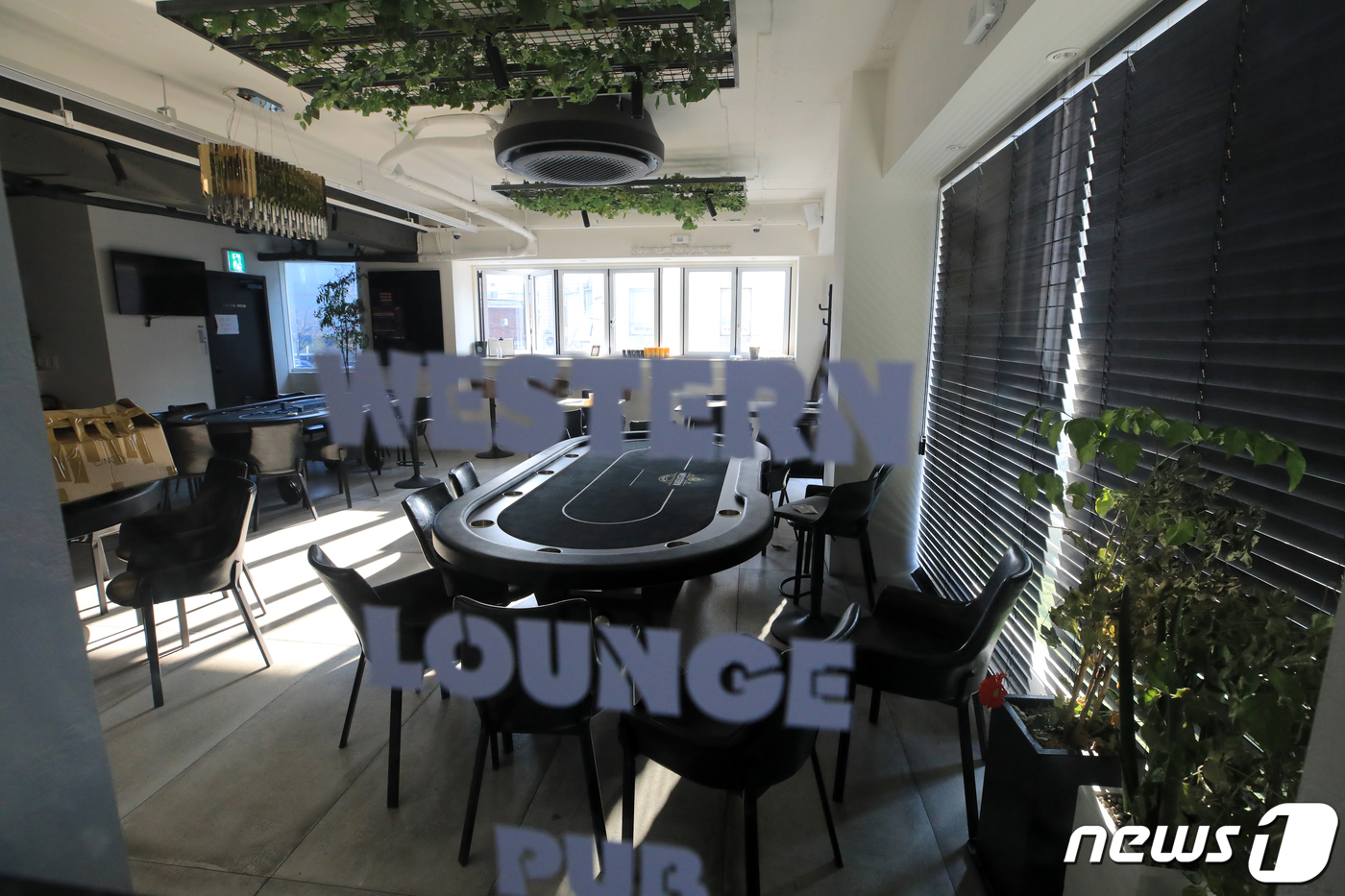 (서울=뉴스1) 구윤성 기자 = 서울 이태원 소재 술집 5곳에서 신종 코로나바이러스 감염증(코로나19) 확진자가 나왔다. 7일 용산구에 따르면 이태원 소재 펍 웨스턴라운지, 투페어 …