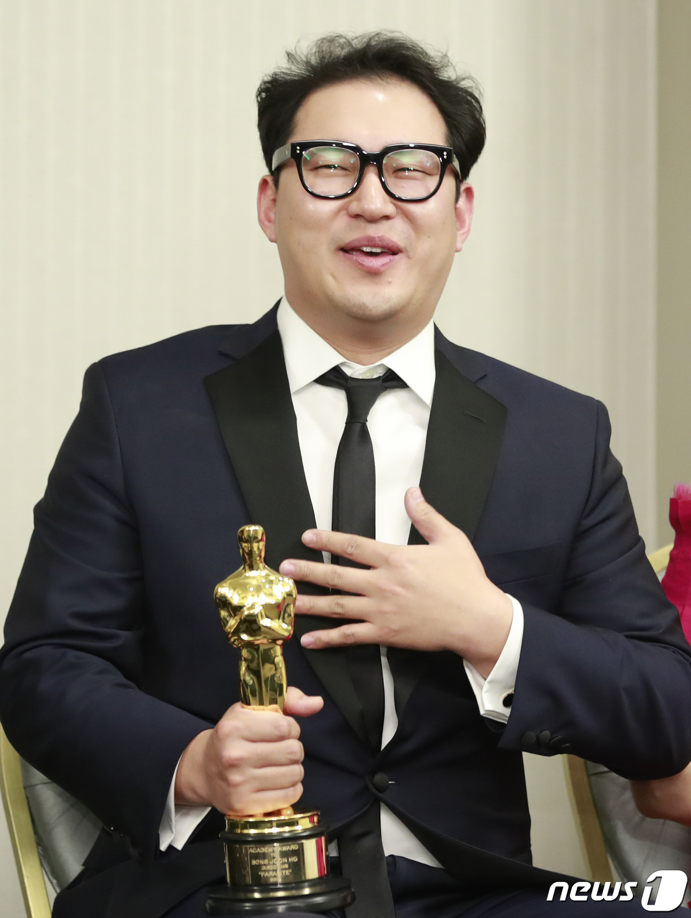 (LA(미국)=뉴스1) 권현진 기자 = 한진원 작가가 9일(현지시간) 오후 미국 로스앤젤레스 더 런던 웨스트 할리우드에서 열린 제92회 아카데미 시상식 영화 ‘기생충’(감독 봉준호 …