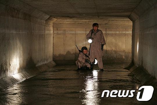 본문 이미지 - 영화 괴물 스틸컷ⓒ 뉴스1