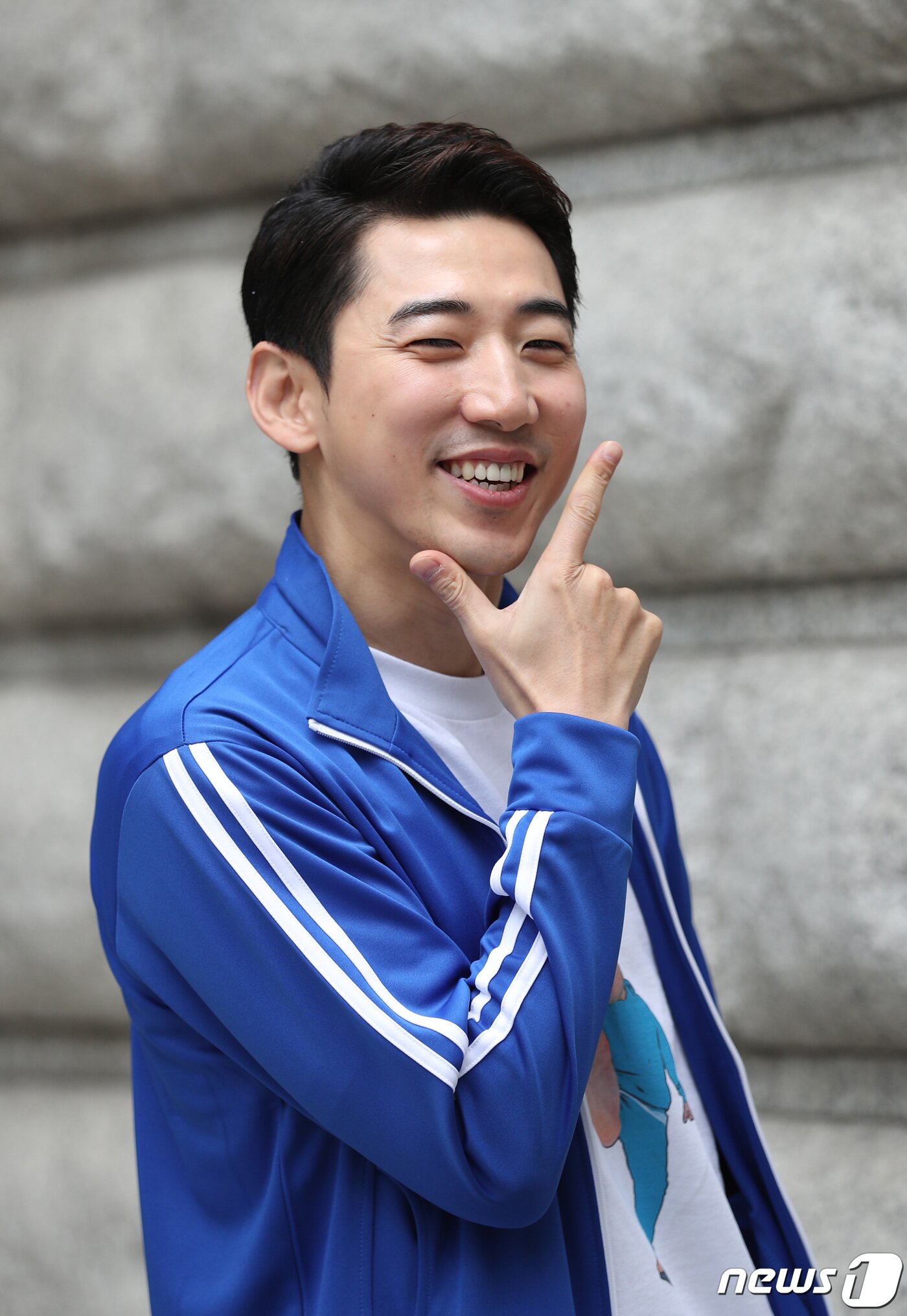 본문 이미지 - 개그맨 겸 가수 영기가 13일 뉴스1과 가진 인터뷰에서 포즈를 취하고 있다. ⓒ News1 박지혜 기자