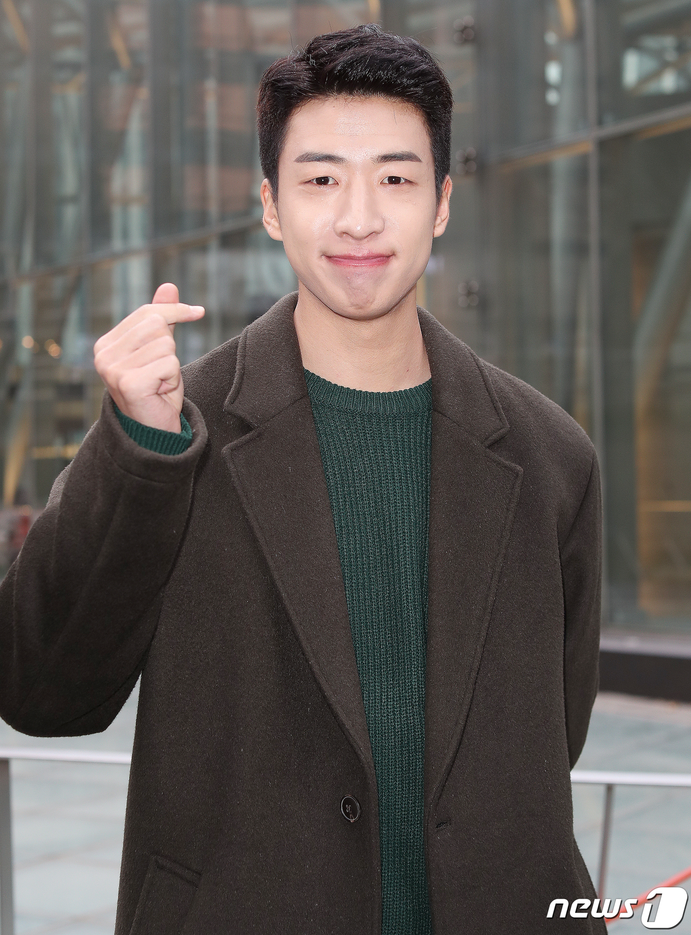 (서울=뉴스1) 김진환 기자 = 배우 유수빈(위부터), 탕준상, 양경원이 13일 오후 서울 영등포구 여의도의 한 식당에서 열린 tvN 주말 드라마 ‘사랑의 불시착’  딥풀이 인터뷰 …