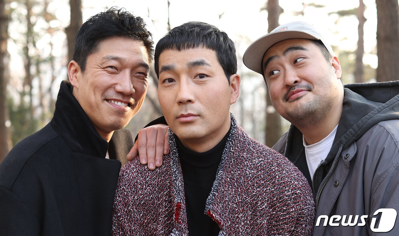 본문 이미지 - 서울 여의도 식당. SBS 금토드라마 ‘스토브리그’ 배우 홍기준(왼쪽부터), 하도권, 차엽 딥풀이 /뉴스1 ⓒ News1 김진환 기자