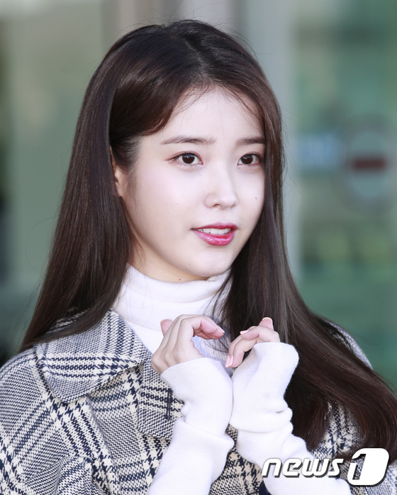 [단독] ‘Donation angel “IU, Christmas right kwaecheok another 100 million won …  Sustained good influence