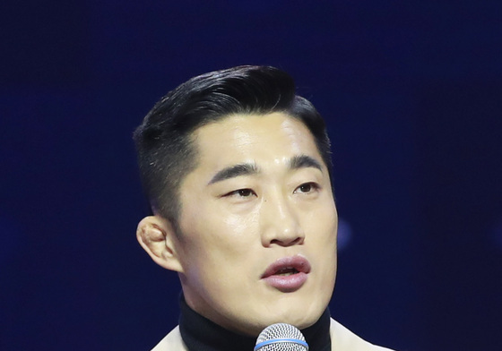 김동현, 압구정 아파트 100억에 매수…50억은 매도인에 빌렸다