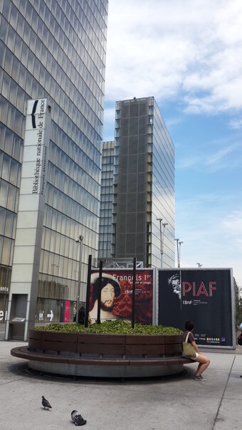 본문 이미지 - 가까이서 본 프랑스국립도서관. 조성관 작가