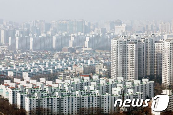  경기도 수원시내 아파트의 모습. 2020.2.20/뉴스1 © News1 조태형 기자