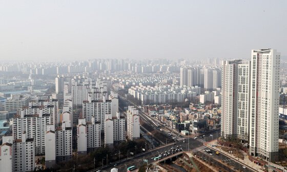 본문 이미지 - 경기도 수원시내 아파트의 모습. 2020.2.20/뉴스1 ⓒ News1 조태형 기자