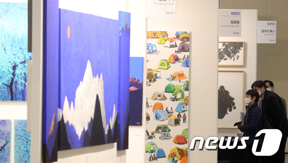 '코로나 19에도 전시는 계속된다'