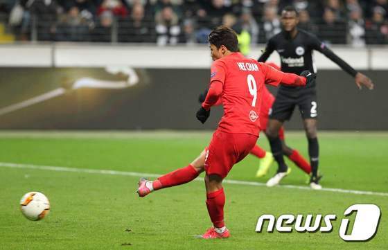 황희찬 82분' 잘츠부르크, 재개 첫 리그경기서 2-0 승리 황희찬 82분' 잘츠부르크, 재개 첫 리그경기서 2-0 승리