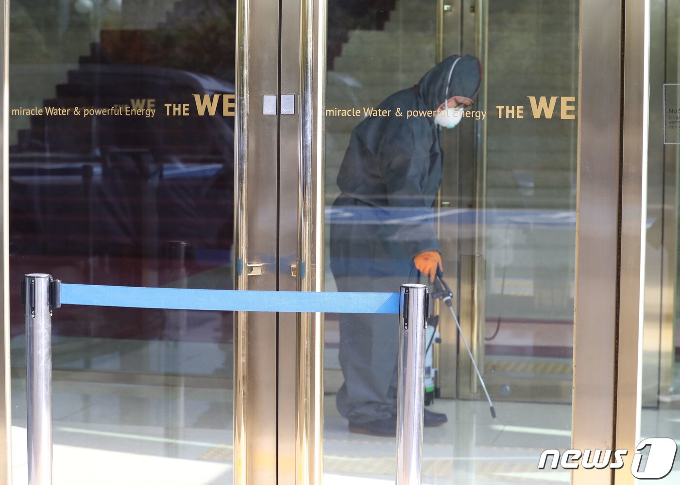 본문 이미지 - 확진자가 다녀간 제주 서귀포시 한 호텔.2020.2.22/뉴스1 ⓒ News1 오현지 기자