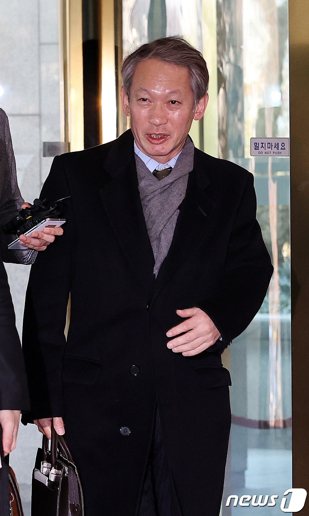 (서울=뉴스1) 박지혜 기자 = 다키자키 시게키(滝崎成樹) 일본 외무성 아시아대양주국장이 한일 외교 국장급 회의에 참석하기 위해 6일 오후 서울 종로구 외교부청사에 들어서고 있다. …