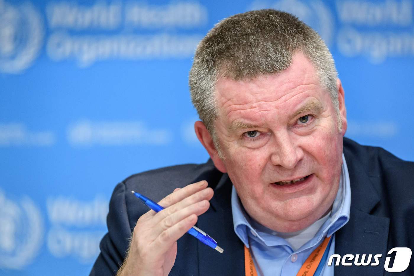 본문 이미지 - 마이클 라이언 WHO 긴급대응팀장이 제네바 WHO 본부에서 코로나 관련 브리핑을 하고 있다. ⓒ AFP=뉴스1 ⓒ News1