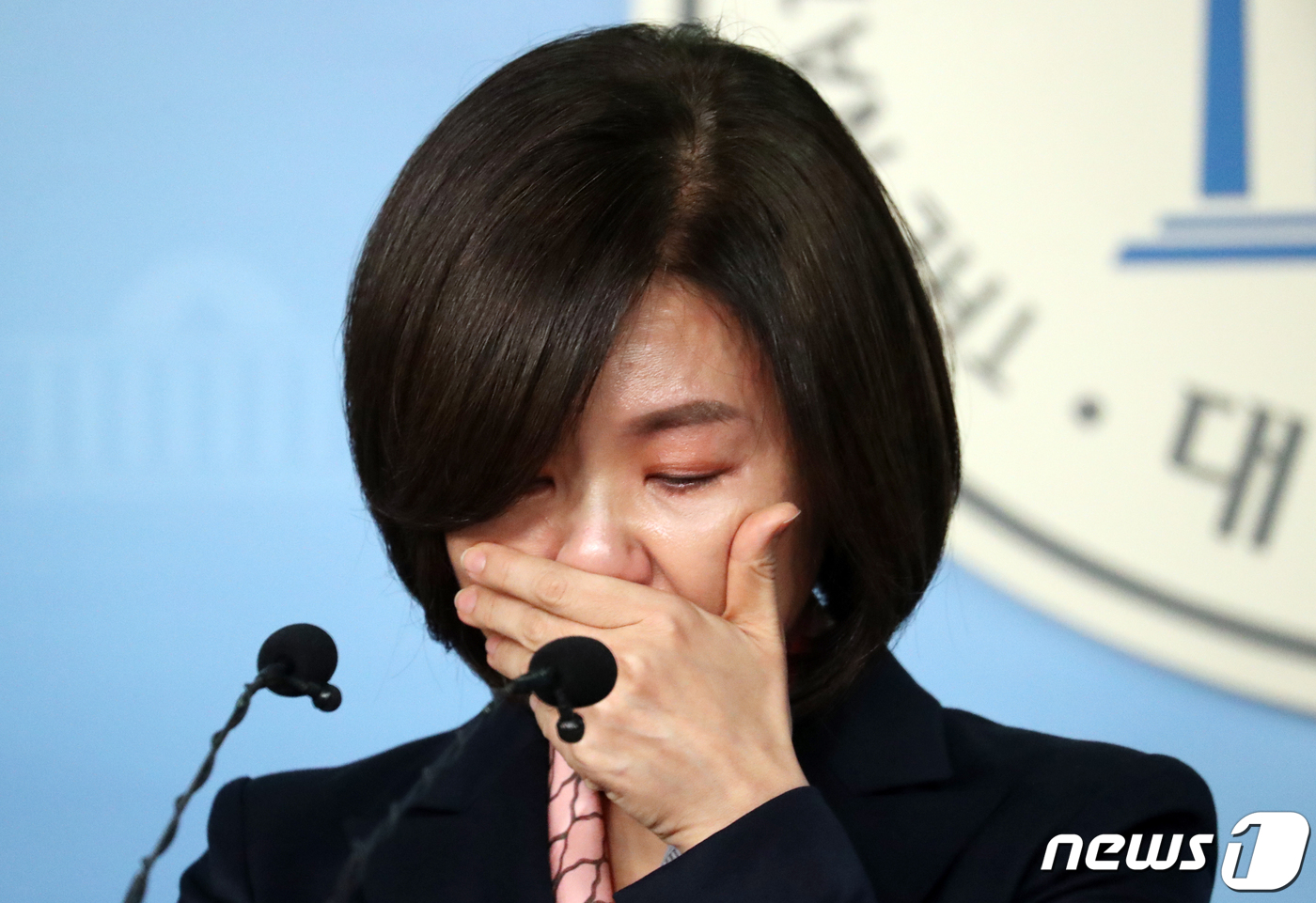 (서울=뉴스1) 김명섭 기자 = 민현주 미래통합당 인천 연수을 예비후보가 13일 서울 여의도 국회 정론관에서  컷 오프(공천 배제)된 민경욱 의원과 경선 관련 기자회견을 하고 있다 …