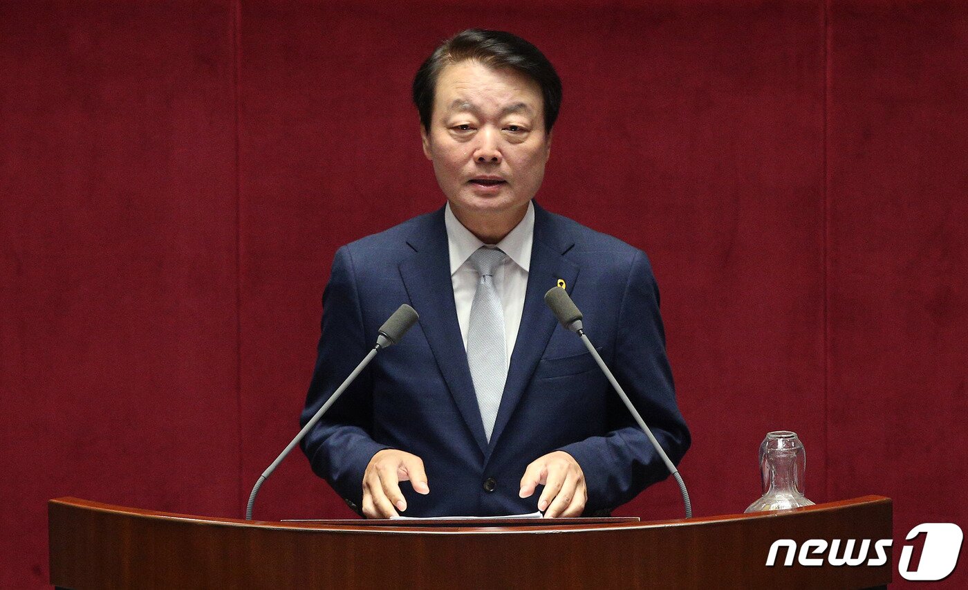 본문 이미지 - 새누리당 한선교 의원이 16일 서울 여의도 국회에서 열린 교육·사회·문화분야 대정부질문에서 모두발언을 하고 있다. 2015.4.16/뉴스1