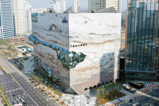 한화갤러리아 상한가…3남 김동선 이끌 신설법인 재상장 적격[핫종목]