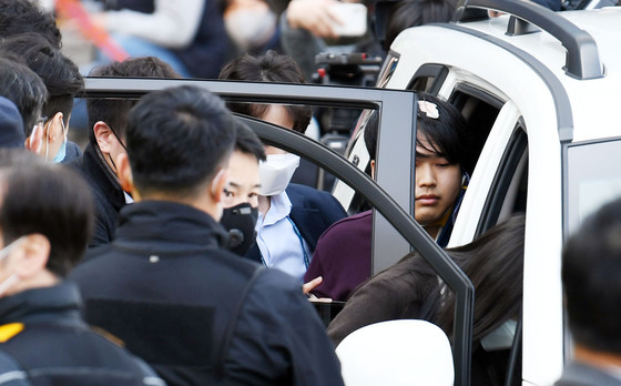 "매일 울어 재소자들에게 따돌림, 폭행당해"…징역 47년 조주빈 근황