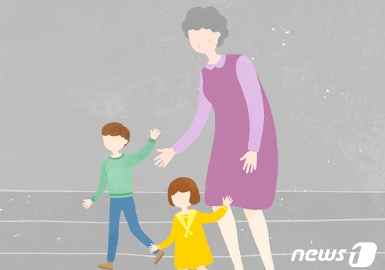 "아침 설거지~저녁 육아…70대 가정부 부리는 대기업 부부, 시급 1.1만원"