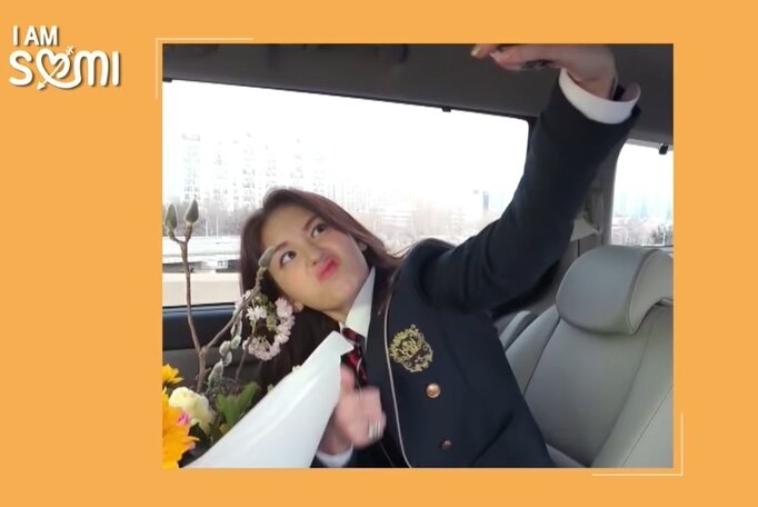 본문 이미지 - ‘I AM SOMI’ EP.01 TEARFUL GRADUATION | 소미의 눈물의 졸업식? 유튜브 갈무리 ⓒ 뉴스1