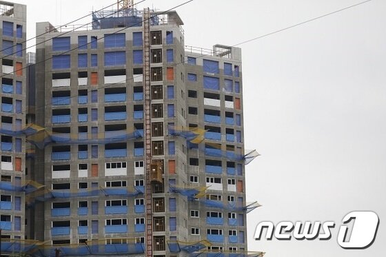 본문 이미지 - 아파트 건설 현장 자료사진. 기사 내용과 관련 없음.ⓒ News1