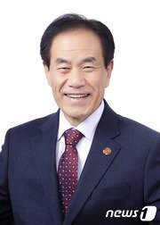 본문 이미지 - 국가혁명배당금당 정성호 강원 원주을 국회의원 후보 ⓒ 뉴스1