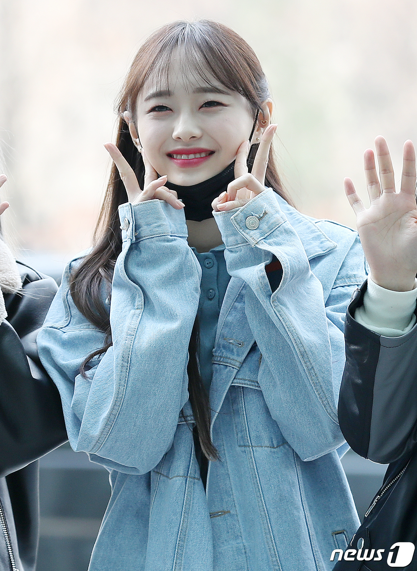 (서울=뉴스1) 김진환 기자 = 걸그룹 이달의 소녀 츄가 4일 오전 서울 양천구 목동 SBS에서 열린 SBS 러브FM '김상혁, 딘딘의 오빠네 라디오' 방송에 참석해 인사를 하고 …