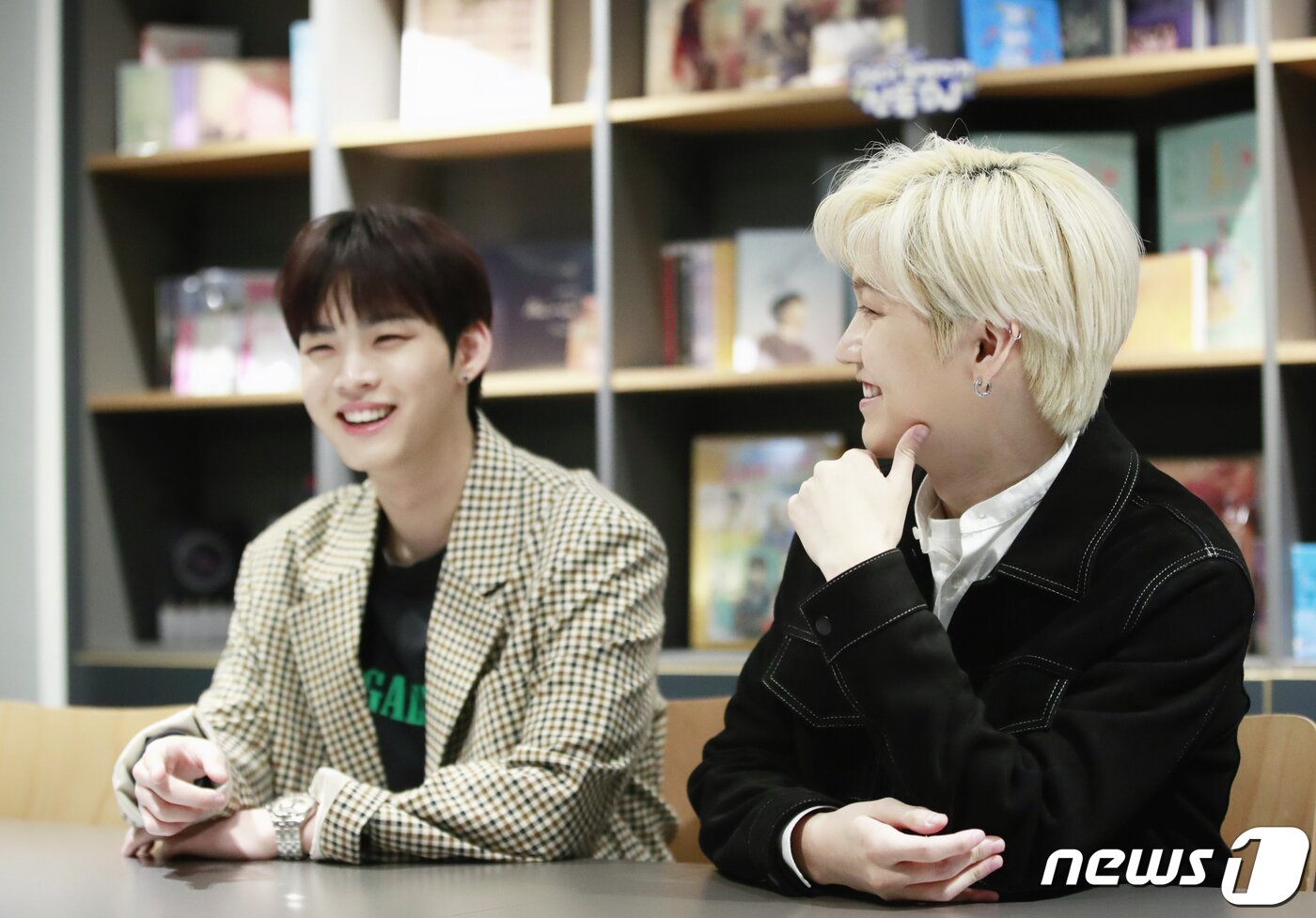 본문 이미지 - 온앤오프 (ONF) 효진, 제이어스(오른쪽) ⓒ News1 권현진 기자