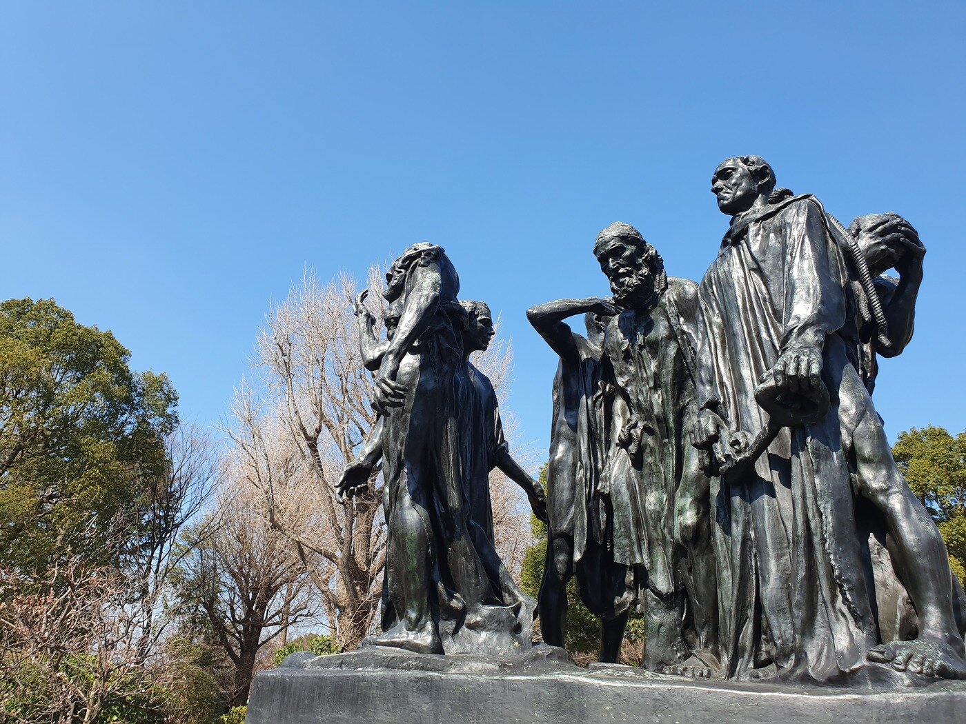 본문 이미지 -  로댕의 '칼레의 시민들'. 조성관 작가 제공