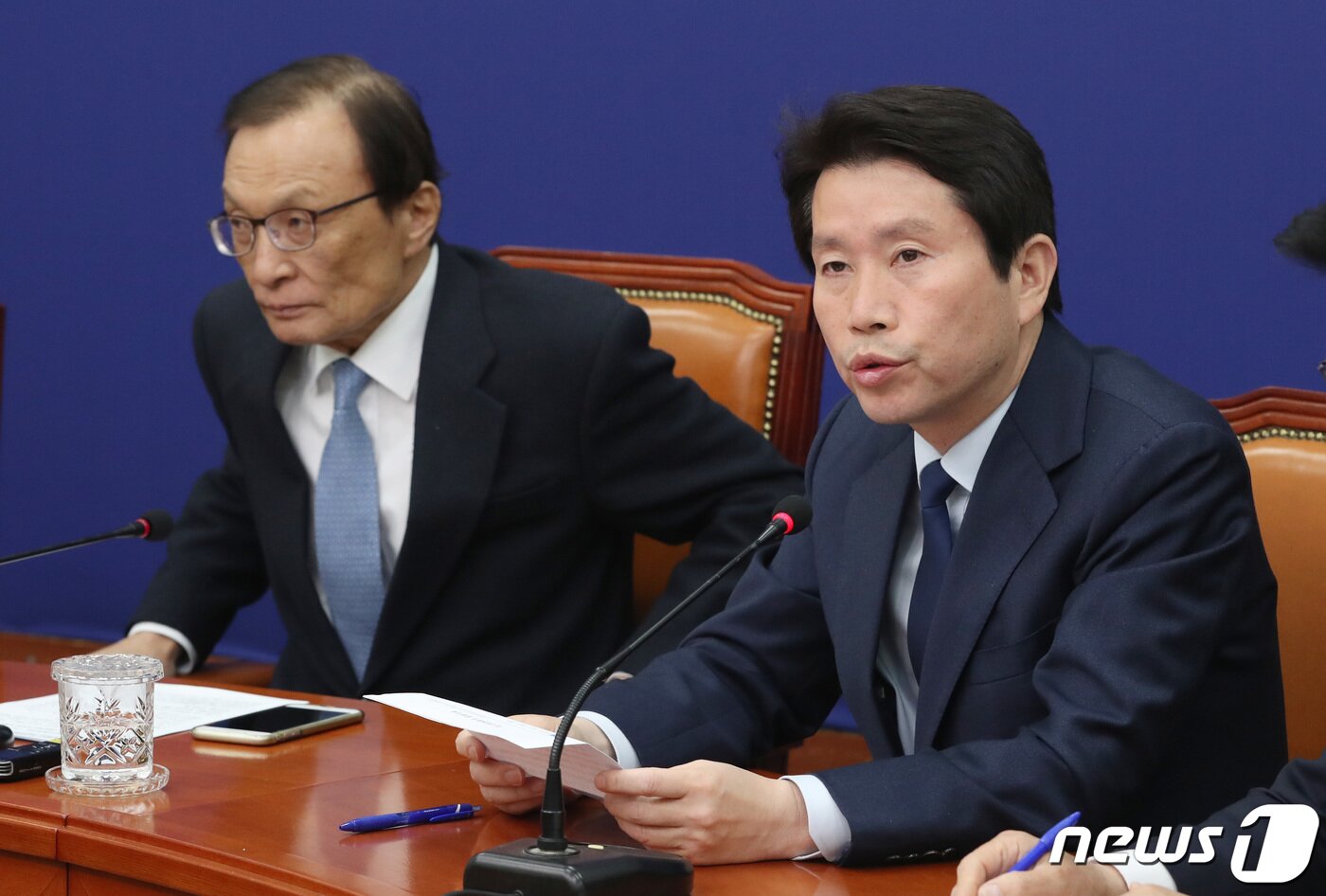 본문 이미지 - 이인영 더불어민주당 원내대표가 20일 오전 서울 여의도 국회에서 열린 최고위원회의에서 모두발언을 하고 있다. 2020.4.20/뉴스1 ⓒ News1 박세연 기자