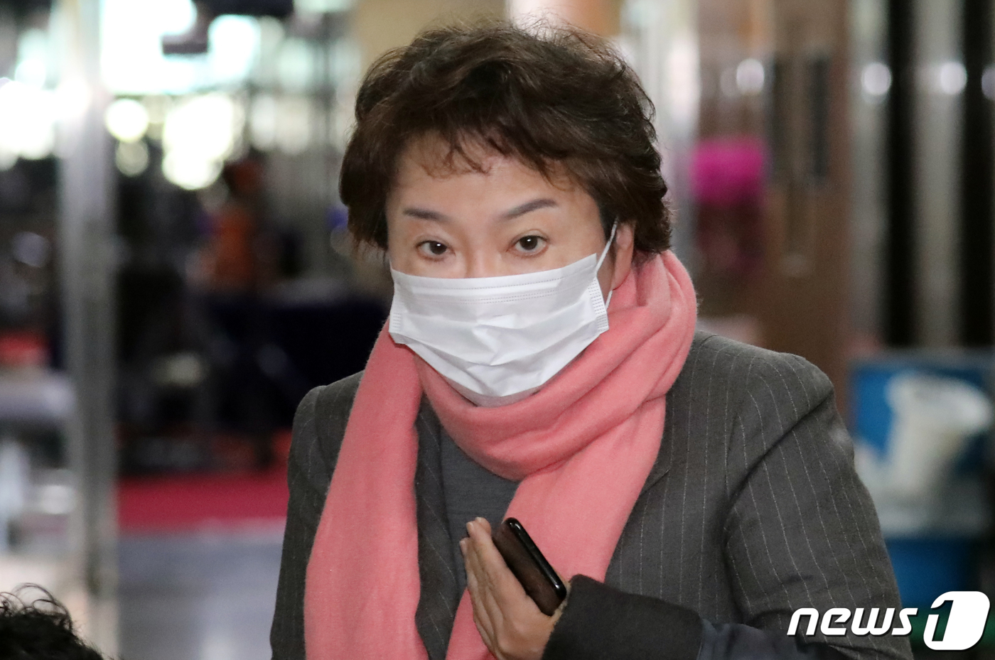 (서울=뉴스1) 김명섭 기자 = 정미경 미래통합당 최고위원이 20일 서울 여의도 국회에서 열린 비공개 최고위원회의에 참석하고 있다. 2020.4.20/뉴스1